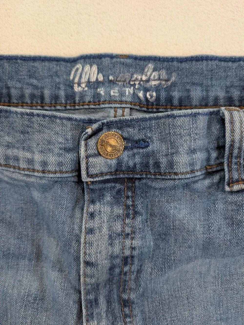 Wrangler Retro Bootcut Jeans Light Wash | W Stitching Denim | Mens 40 x 34‎